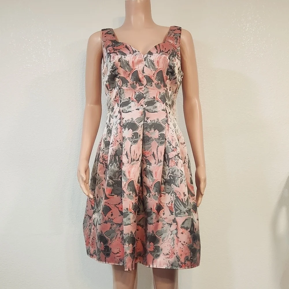 Adrianna Papell V Neck Floral Fit & Flare Coral & Gray Pleated Dress Sz 8